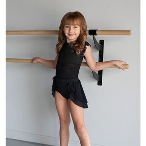 Evie’s Closet ballet dance leotard. Child Large. 7